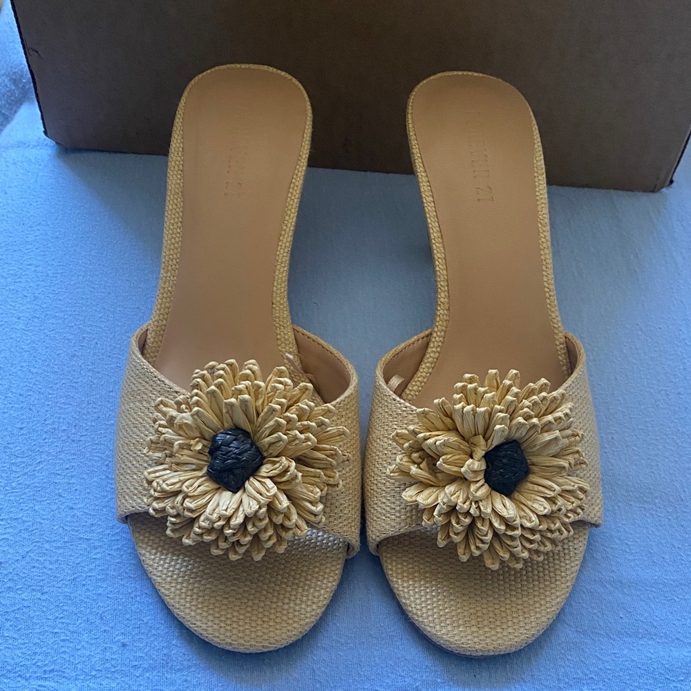 Forever 21 Tan Floral Sandals